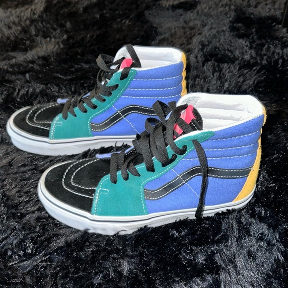 Vans - Picture 1 of 3